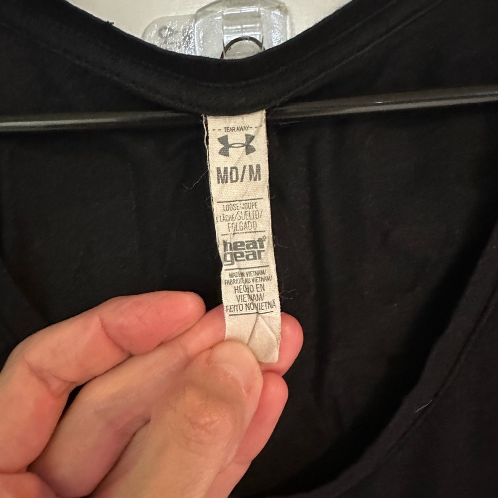 Under Armour V-Neck Shirt - Picture 2 of 3